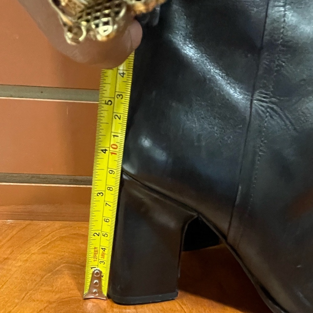 Vero Cuoio Black Ankle Boots - Picture 2 of 11